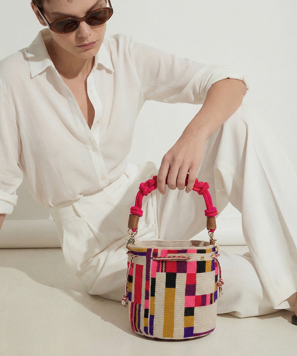 BOLSO MITRA CON ASA DE MACRAMÉ - CAPRICORNUS - BEIGE Y MULTICOLOR