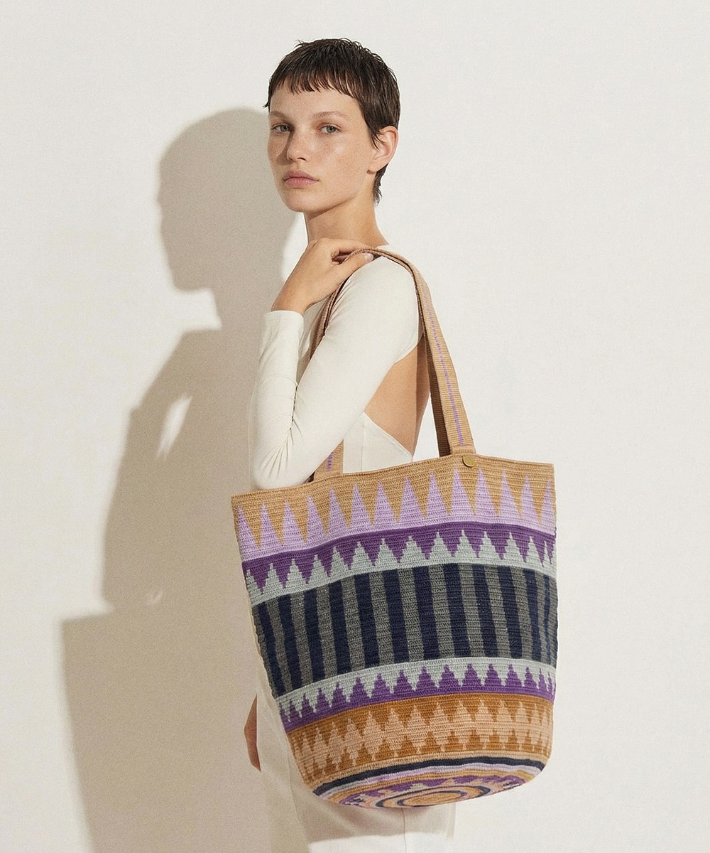 Bolso Tote - HOROLOGIUM - TOSTADO Y MORADO