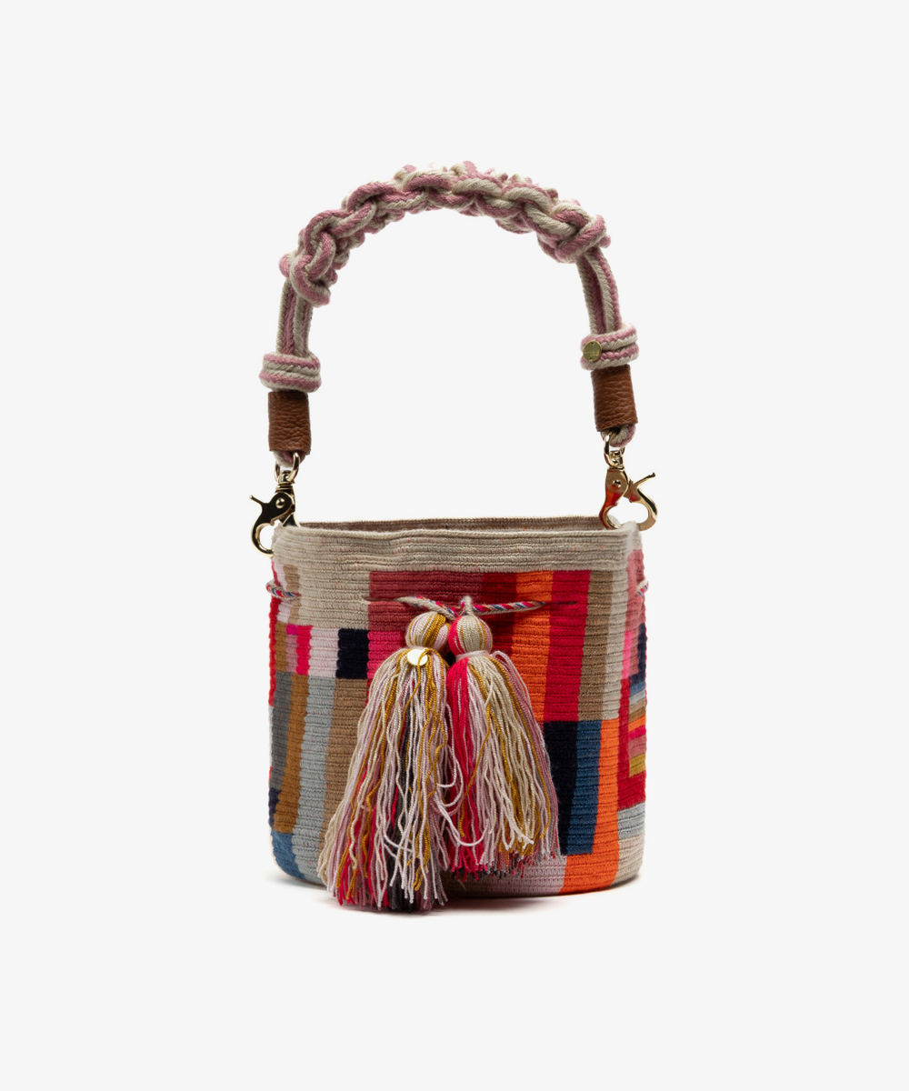 BOLSO CRUZADO M CON ASA DE MACRAMÉ - BALANCE - ROJO Y ROSA