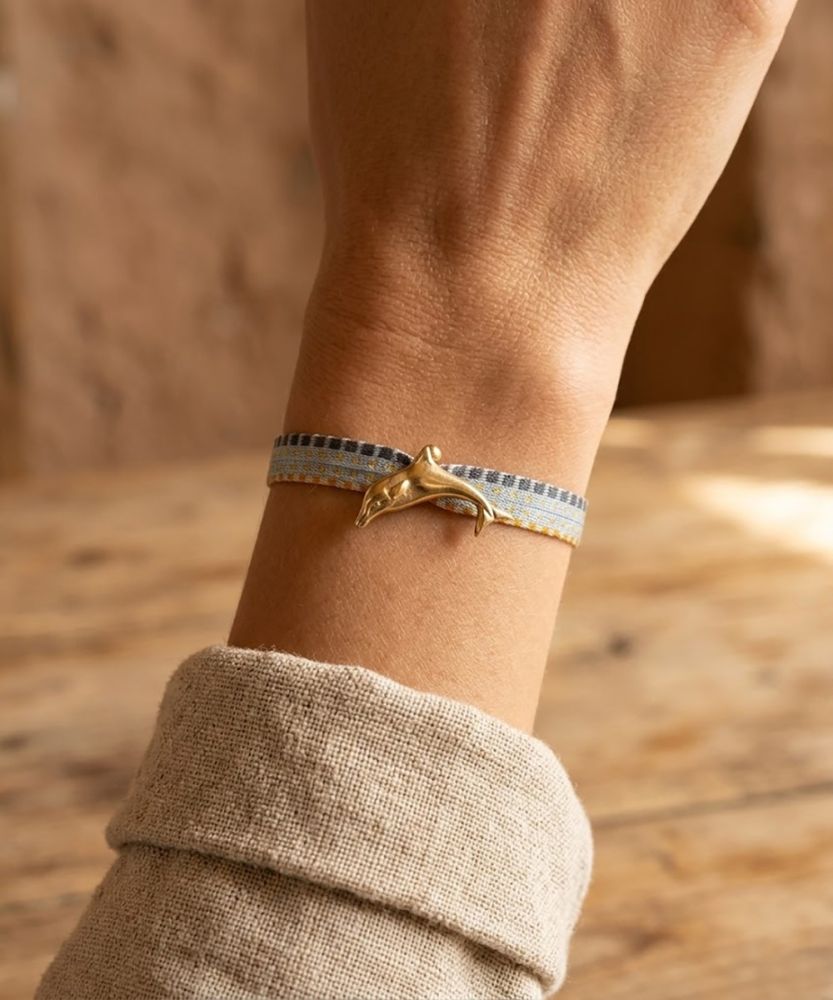 BRACELET WITH CHARM - DOLPHIN