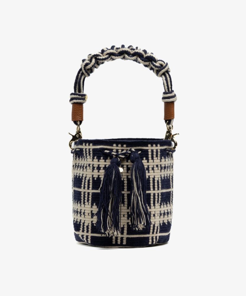 BOLSO CRUZADO M CON ASA DE MACRAMÉ - AQUARIUS - BEIGE Y MARINO