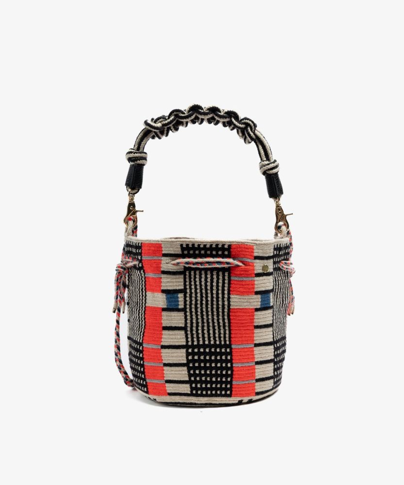 BOLSO MITRA CON ASA DE MACRAMÉ - BLACK BIRD - NEGRO & ROJO