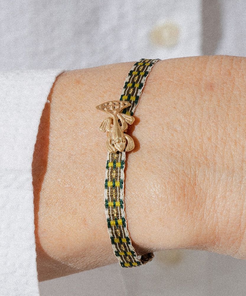PULSERA CON CHARM - RANA TAIRONA
