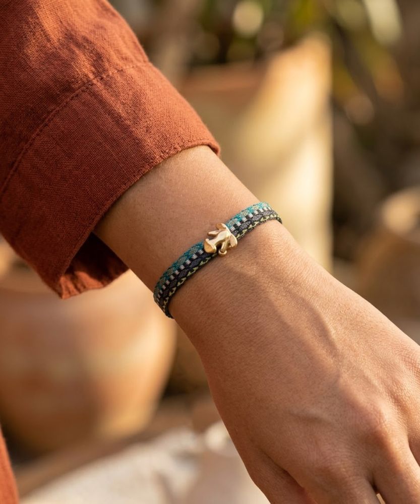 PULSERA CON CHARM - RANA TAIRONA