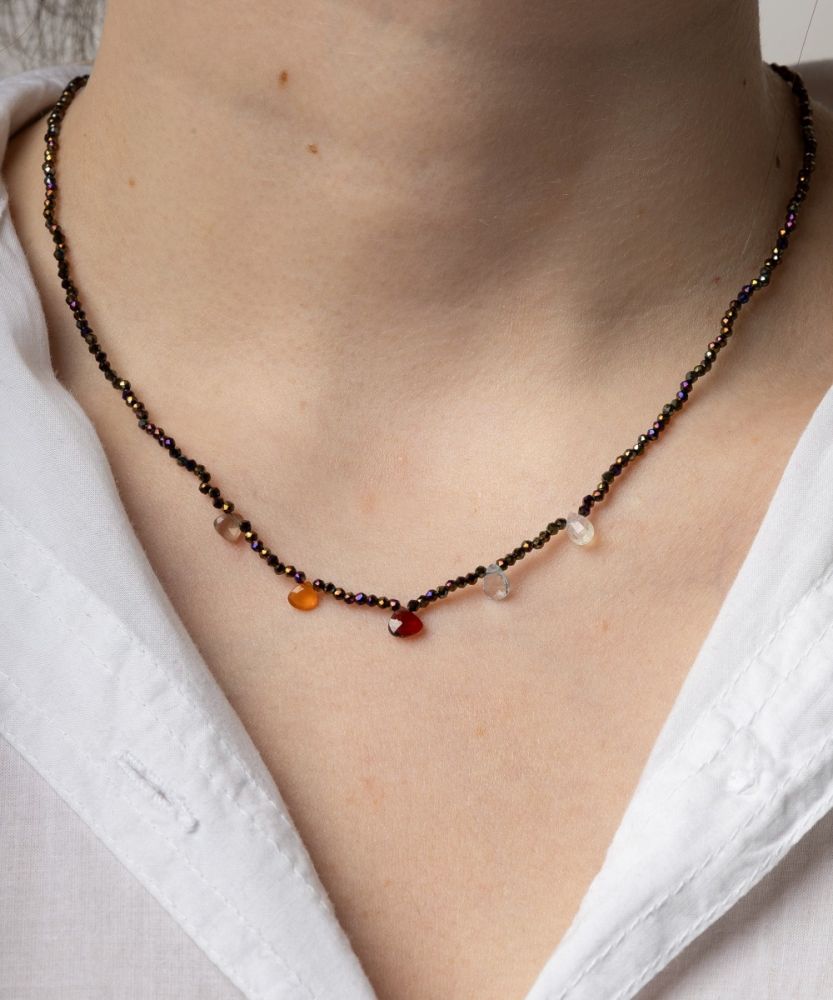 Elvira necklace - Iridescent spinel with 5 semi precious stones drops