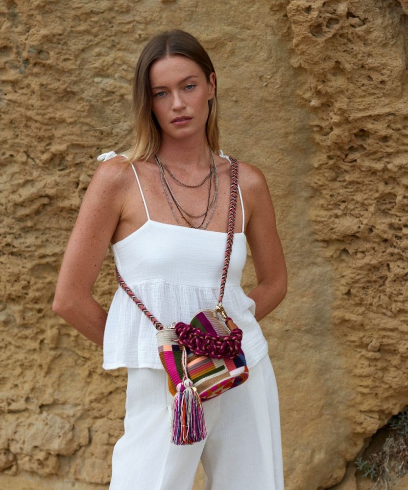 BOLSO CRUZADO M CON ASA DE MACRAMÉ -  BALANCE - CORAL Y MULTICOLOR