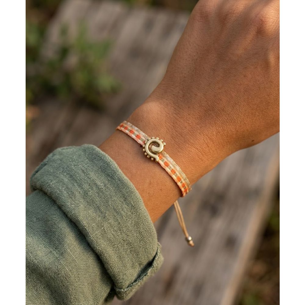 BRACELET WITH CHARM - SPIRAL TAIRONA
