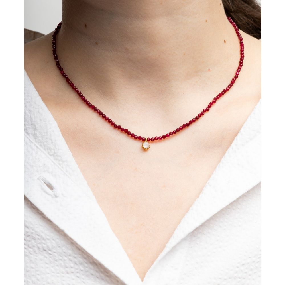 Elvira necklace - Garnet with semi precious stone pendant