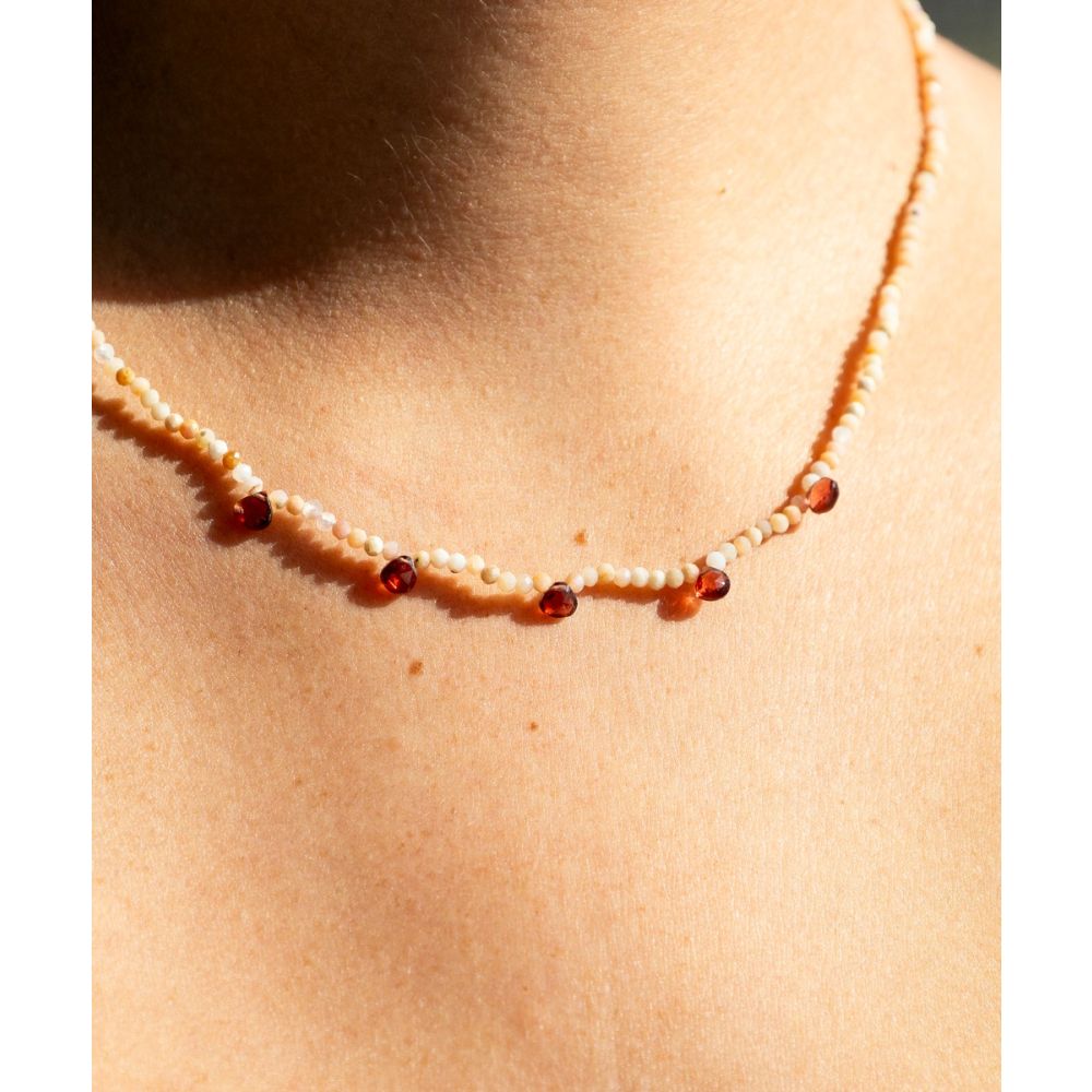 Collar Martha - Piedra luna salmón con 5 gotas de piedras semi preciosas