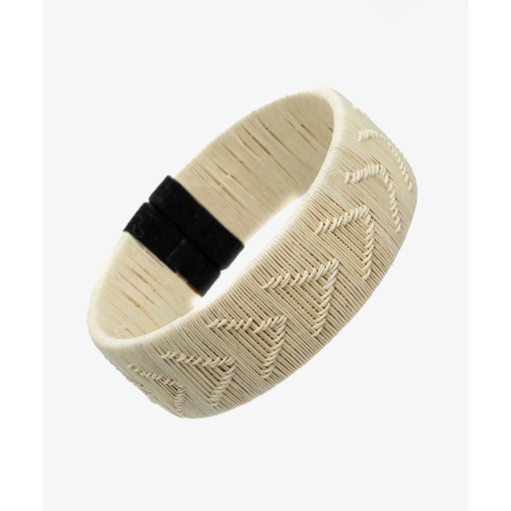 Werregue white Color Bracelet - 1.5 cm arrow design 