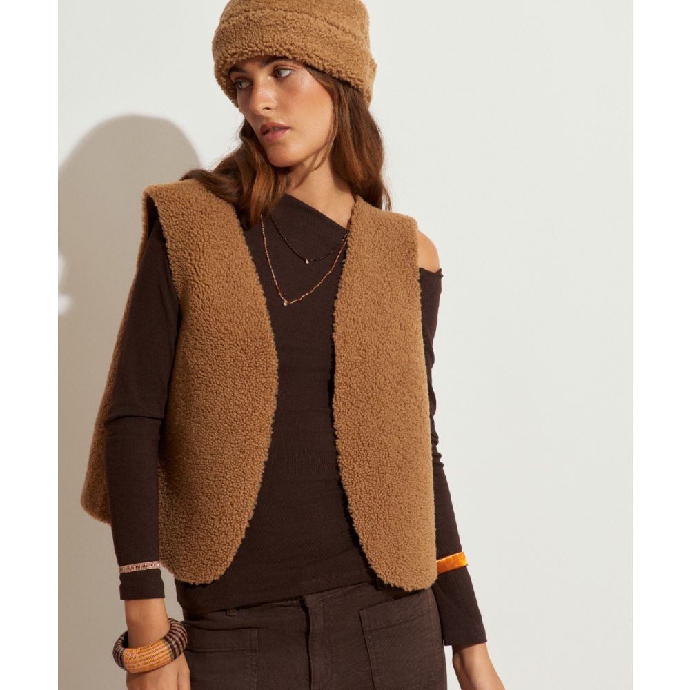 HAYES LAMBSKIN VEST - CURLY CAMEL