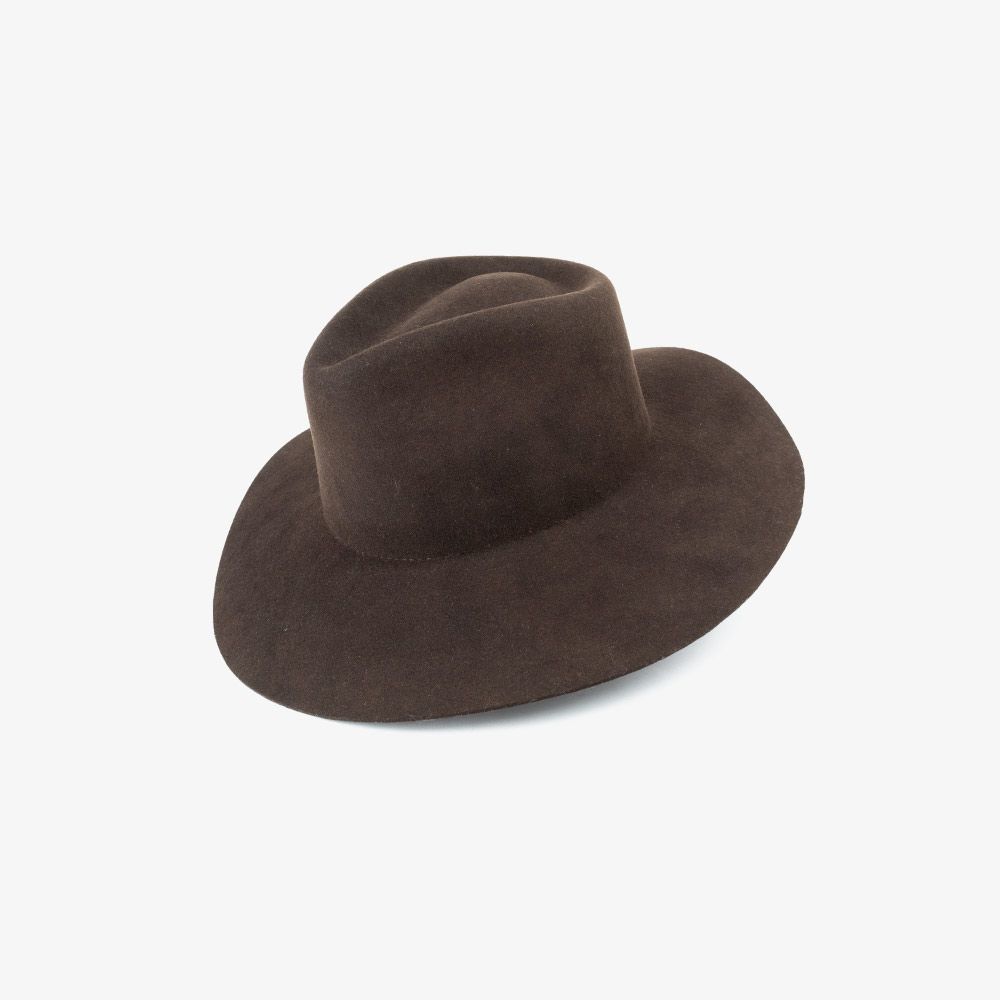 SOMBRERO DE FIELTRO 100% LANA
MODELO ALA LARGA
COLOR MARRON OSCURO
TALLA M