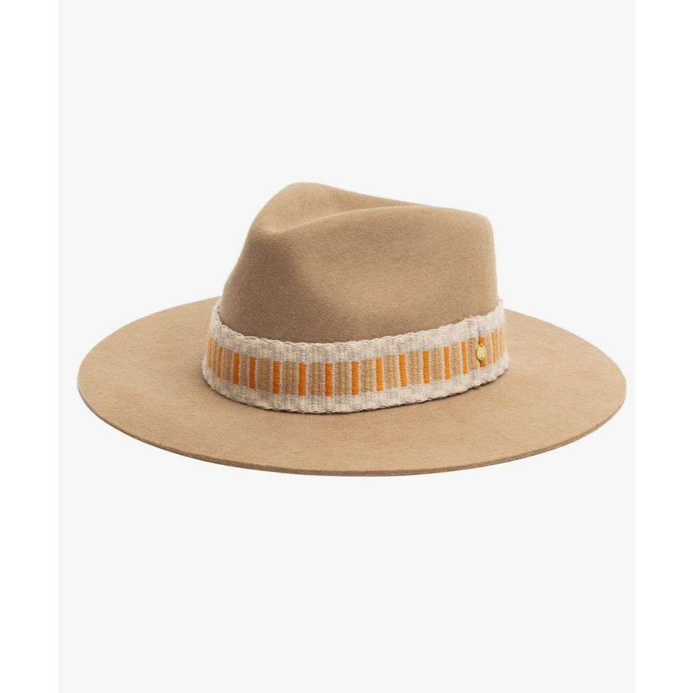 SOMBRERO DE FIELTRO CON CINTA