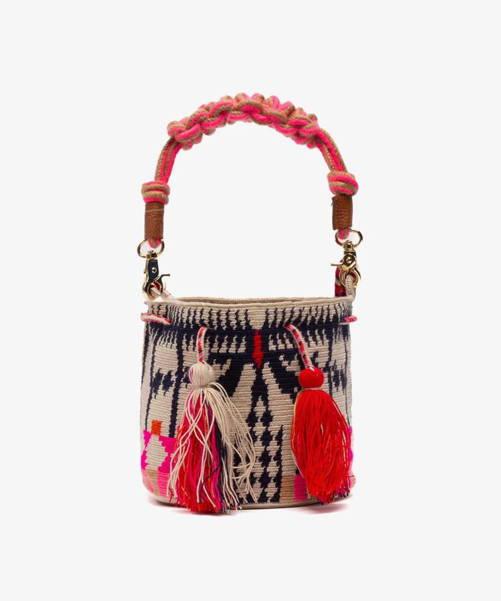 Guanabana Handmade Crossbody Bag M with short macrame handle