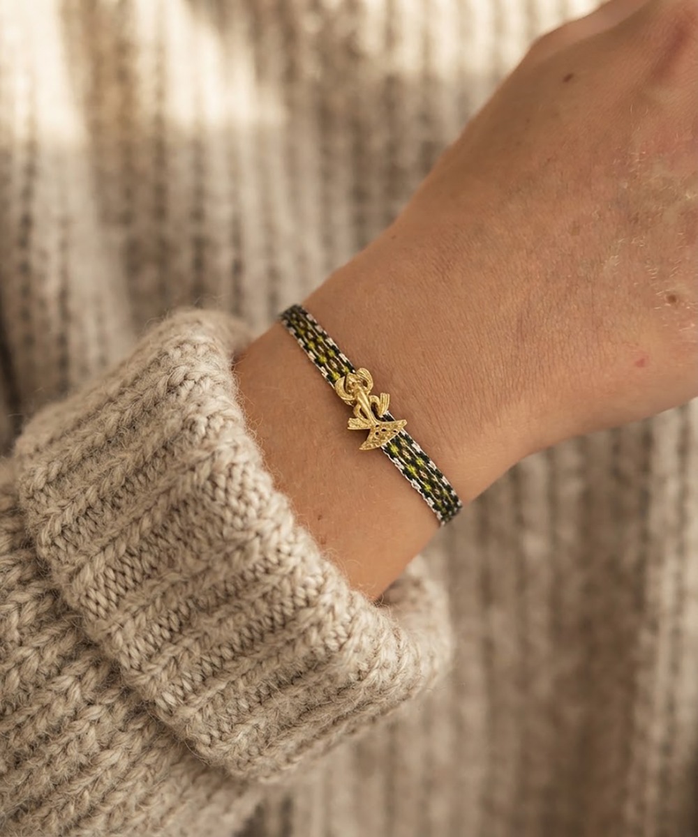 PULSERA CON CHARM - RANA TAIRONA