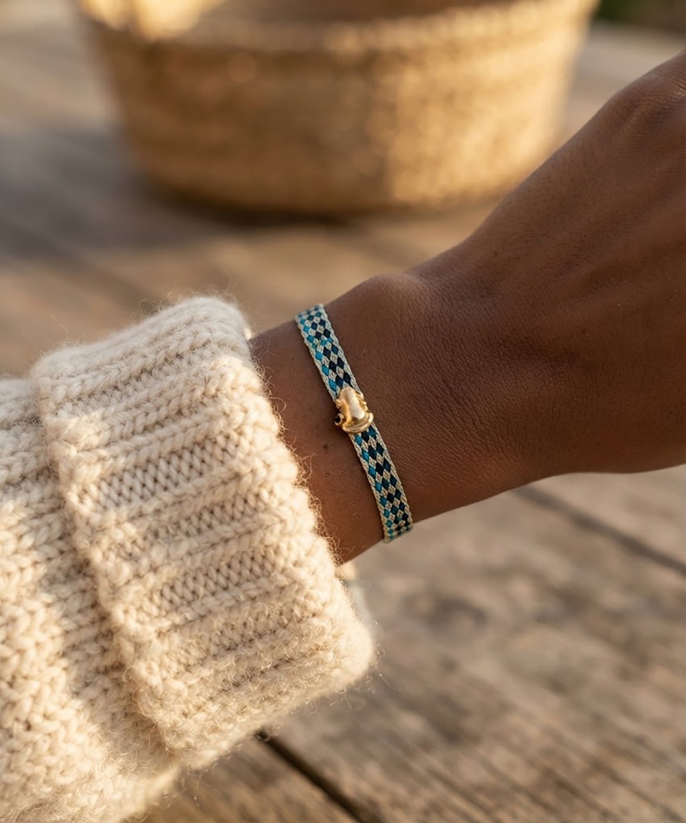 PULSERA CON CHARM - RANA TAIRONA