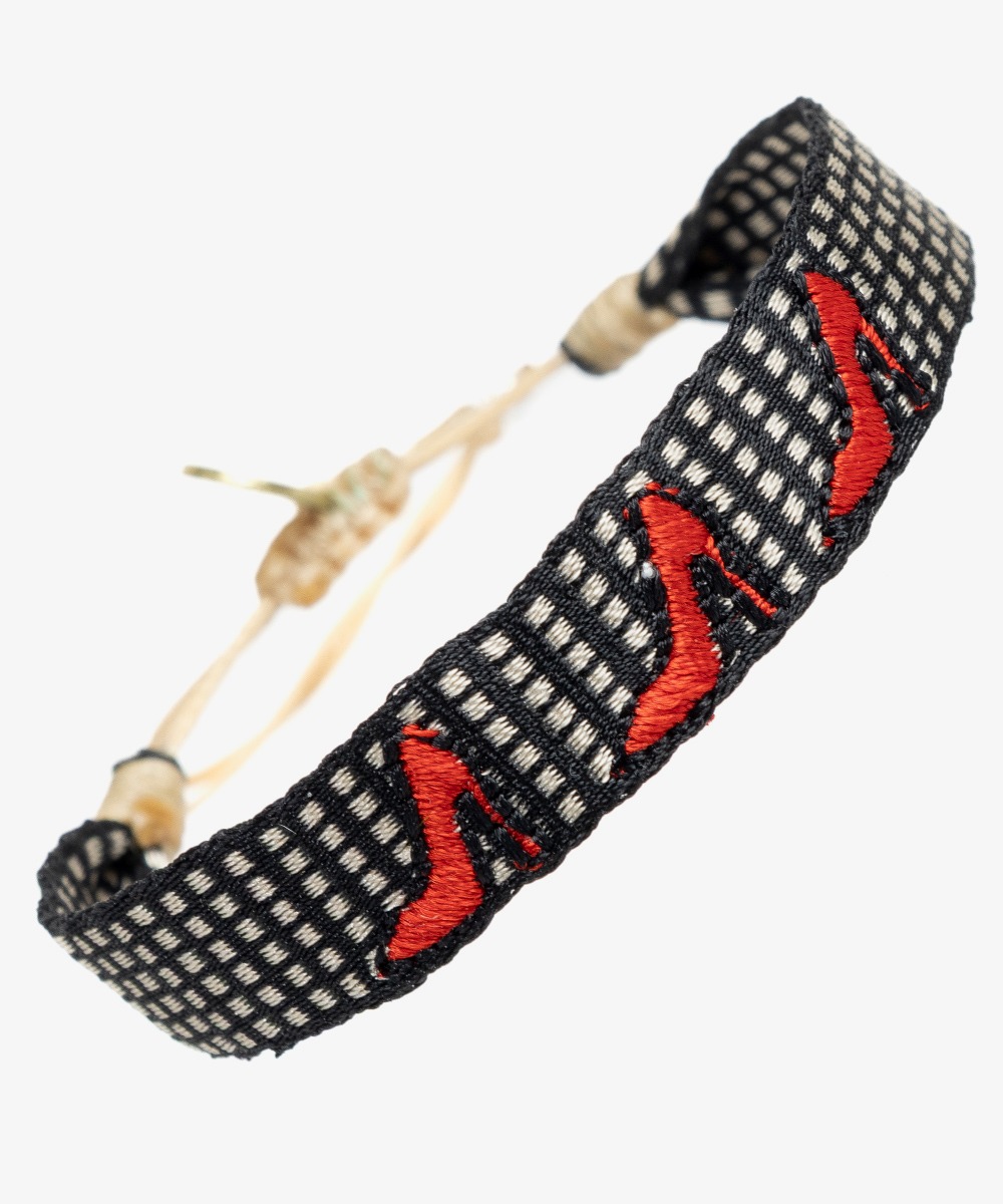PULSERA BORDADA - TACONES ROJOS