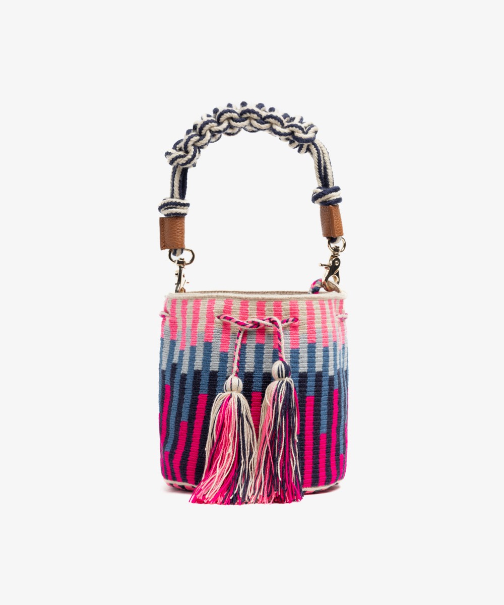 BOLSO CRUZADO M CON ASA DE MACRAMÉ - LYNX - ROSA NEON Y FUCHSIA