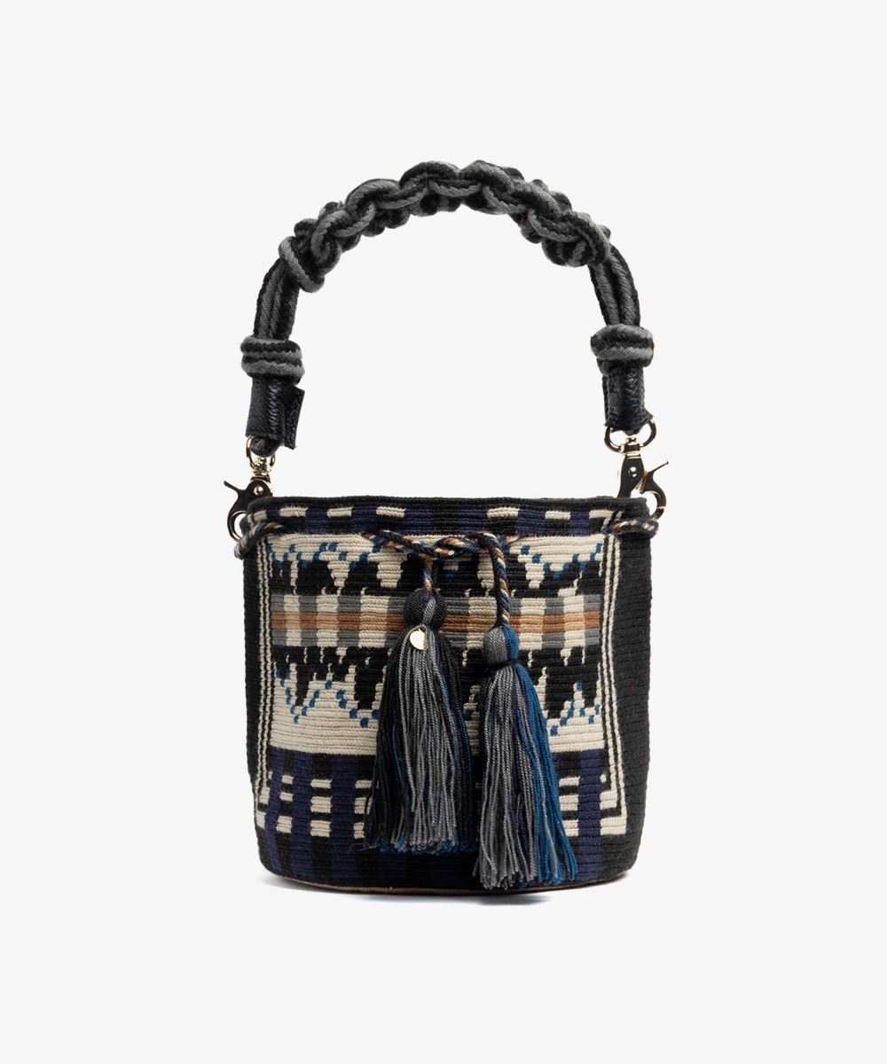BOLSO CRUZADO M CON ASA DE MACRAMÉ - ELEANOR - NEGRO & BEIGE
