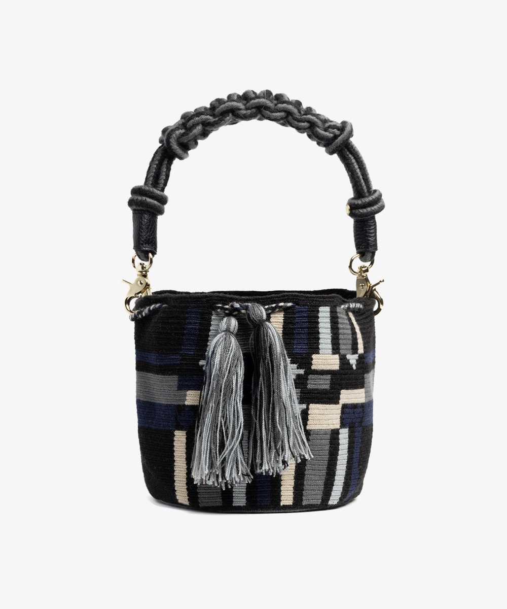 Crossbody Bag M with short macrame handle - 