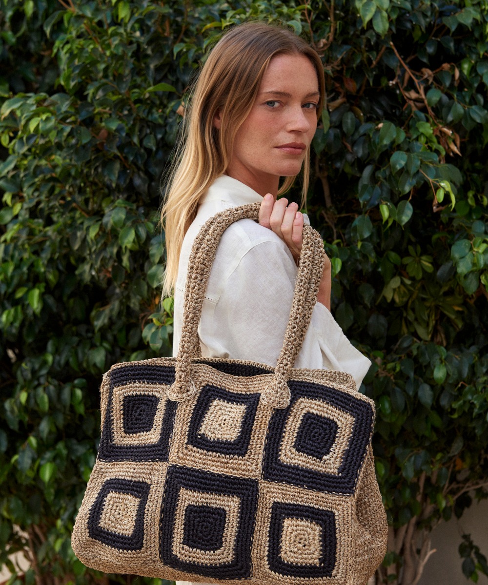 FIQUE BAG RECTANGULAR WITH SQUARE BLACK